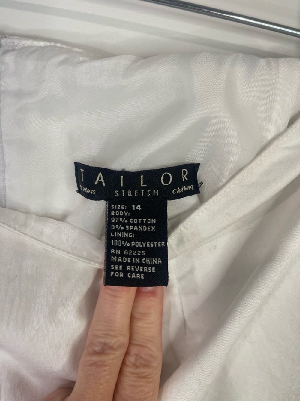 Tailor B. Moss White Pencil Skirt with Beige Embroidered Hemline - Picture 6 of 9